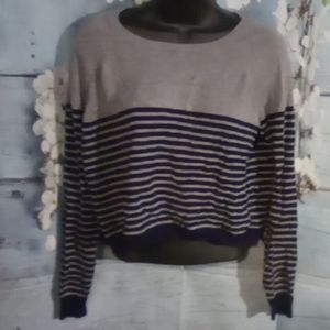 Women's crop top shirt